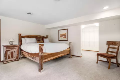 Bedroom - 17027 Pasadena Rd, Bend, OR 97707 photo 4 of 4