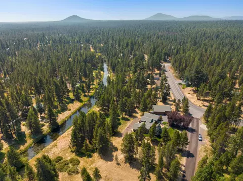 View/Area - 17027 Pasadena Rd, Bend, OR 97707 photo 4 of 4