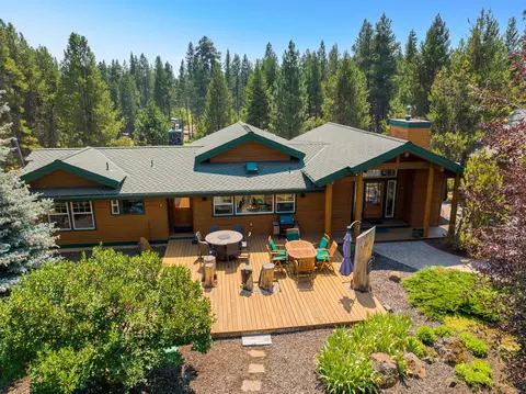 Exterior - 17027 Pasadena Rd, Bend, OR 97707 photo 4 of 13
