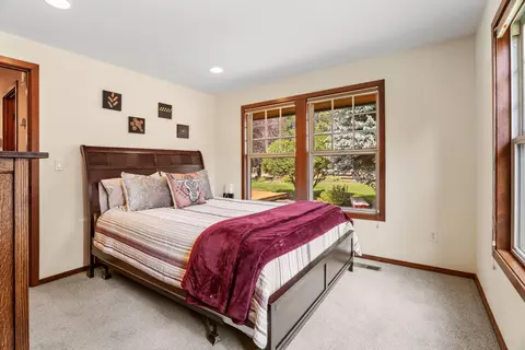 Bedroom - 17027 Pasadena Rd, Bend, OR 97707 photo 2 of 4