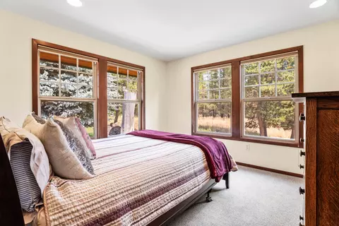 Bedroom - 17027 Pasadena Rd, Bend, OR 97707 photo 1 of 4