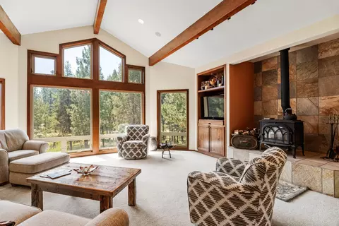 Living - 17027 Pasadena Rd, Bend, OR 97707 photo 1 of 4