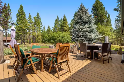 Exterior - 17027 Pasadena Rd, Bend, OR 97707 photo 10 of 13