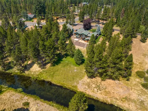 View/Area - 17027 Pasadena Rd, Bend, OR 97707 photo 2 of 4
