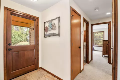 Entry Way - 17027 Pasadena Rd, Bend, OR 97707 photo 3 of 3