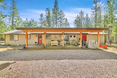 Exterior - 14840 Laurel Rd, La Pine, OR 97739 photo 7 of 10