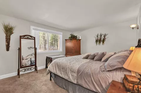 Bedroom - 14840 Laurel Rd, La Pine, OR 97739 photo 2 of 4