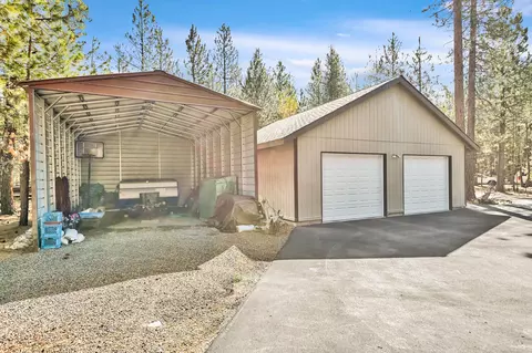 Exterior - 14840 Laurel Rd, La Pine, OR 97739 photo 9 of 10
