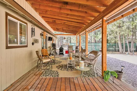 Exterior - 14840 Laurel Rd, La Pine, OR 97739 photo 4 of 10