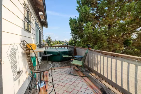 Exterior - 20757 Crestview Ct, Bend, OR 97701 photo 5 of 13