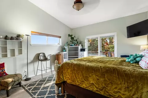 Bedroom - 20757 Crestview Ct, Bend, OR 97701 photo 2 of 5