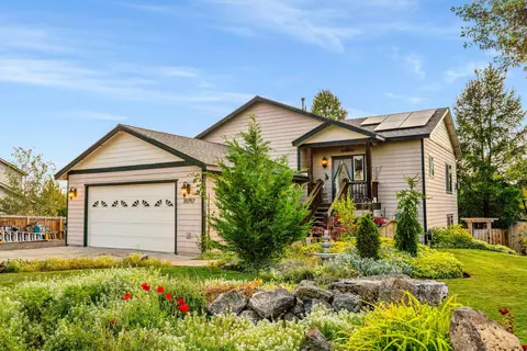 20757 Crestview Ct, Bend, OR 97701