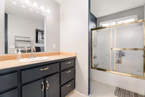Bath - 20757 Crestview Ct, Bend, OR 97701 photo 3 of 3