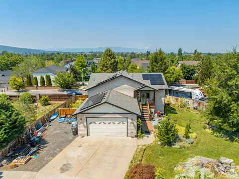 View/Area - 20757 Crestview Ct, Bend, OR 97701 photo 1 of 2