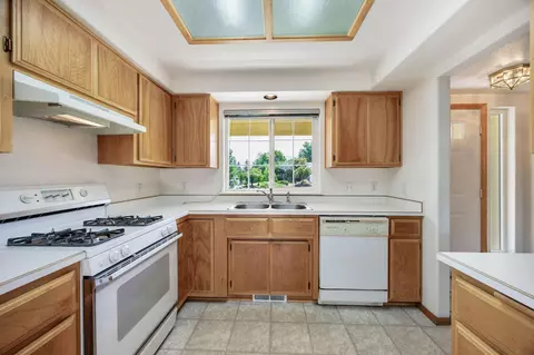 700 Alyssa Cir, Phoenix, OR 97535 photo 11