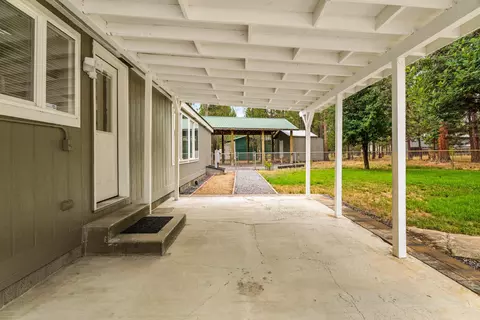 50856 Doe Loop, La Pine, OR 97739 photo 28