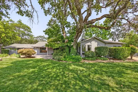 2901 Fairview Dr, Medford, OR 97504