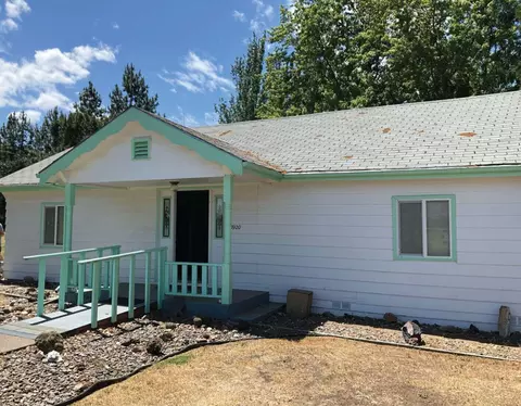 3920 Laurel Ln, Medford, OR 97501