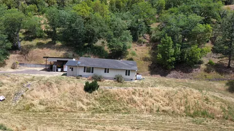 7909 E Antelope Rd, Eagle Point, OR 97524 photo 1