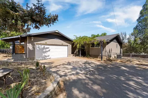 2265 College Way, Medford, OR 97504