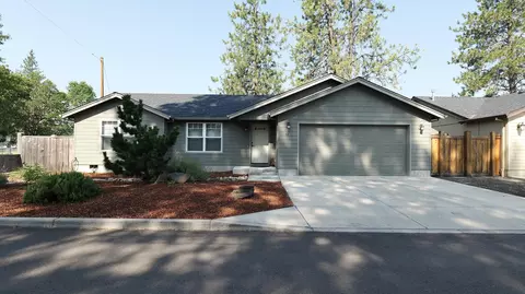 12 Sloans Way, Shady Cove, OR 97539