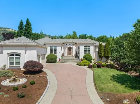 5622 Saddle Ridge Dr, Medford, OR 97504