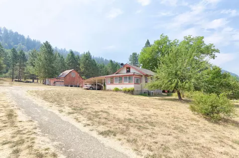 207 N Frontage Rd, Wolf Creek, OR 97497