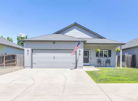 2176 SW Nick Way, Grants Pass, OR 97527