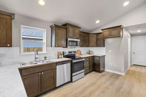 62011 Dean Swift Rd, Bend, OR 97701 photo 6