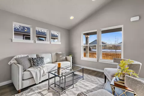 62011 Dean Swift Rd, Bend, OR 97701 photo 4
