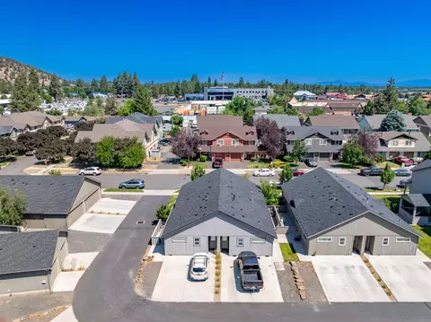 21017 Damascus Ln, Bend, OR 97701 photo 8