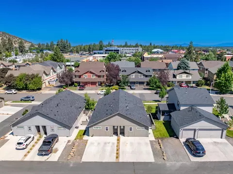 21029 Damascus Ln, Bend, OR 97701 photo 9