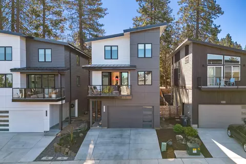 1325 SW Boardwalk Ln, Bend, OR 97702