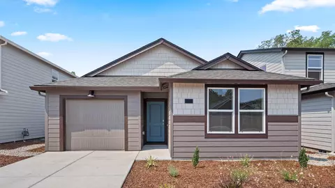 2835 Bear Cub Dr # 13, Medford, OR 97501