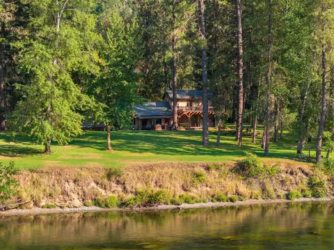 2392 Gunnell Rd, Grants Pass, OR 97526