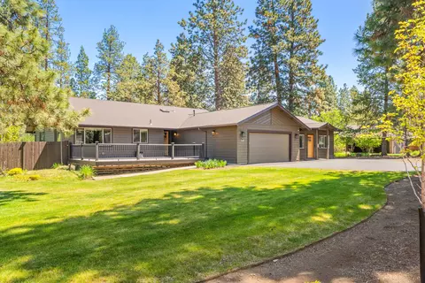 61486 Duncan Ln, Bend, OR 97702