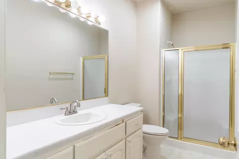 Bath - 60836 Willow Creek Loop, Bend, OR 97702 photo 1 of 6