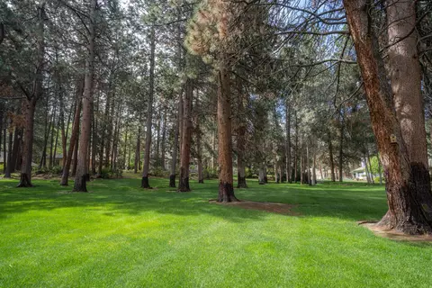 Exterior - 60836 Willow Creek Loop, Bend, OR 97702 photo 16 of 17