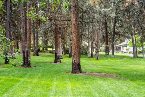 Exterior - 60836 Willow Creek Loop, Bend, OR 97702 photo 15 of 17