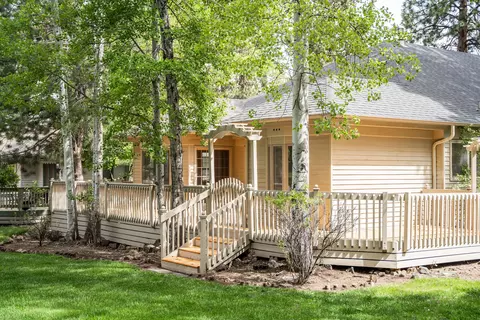Exterior - 60836 Willow Creek Loop, Bend, OR 97702 photo 4 of 17