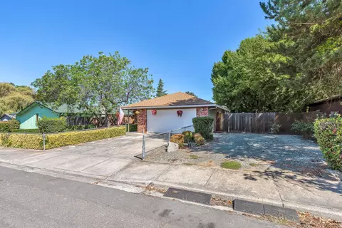 2611 Pomona Way, Medford, OR 97504