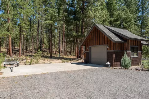 Exterior - 55190 Forest Ln, Bend, OR 97707 photo 4 of 19