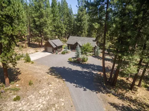 Exterior - 55190 Forest Ln, Bend, OR 97707 photo 15 of 19