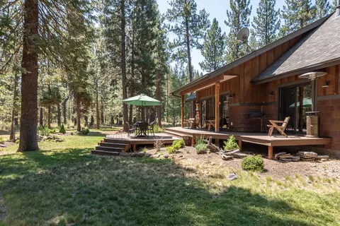 Exterior - 55190 Forest Ln, Bend, OR 97707 photo 12 of 19