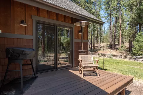 Exterior - 55190 Forest Ln, Bend, OR 97707 photo 9 of 19