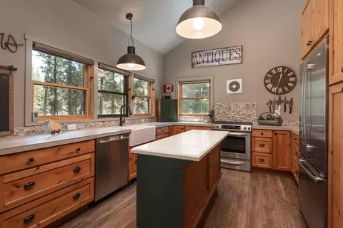 Kitchen - 55190 Forest Ln, Bend, OR 97707 photo 1 of 3