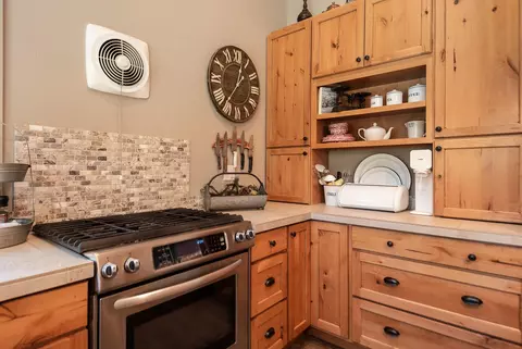 Kitchen - 55190 Forest Ln, Bend, OR 97707 photo 2 of 3