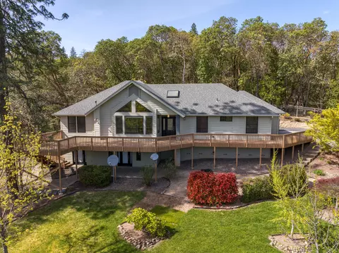 878 Jess Way, Grants Pass, OR 97526