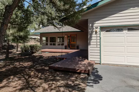20868 SE King Hezekiah Way, Bend, OR 97702