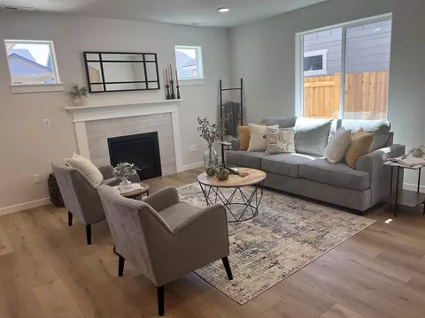 3262 NW 10th Pl #LOT 14, Redmond, OR 97756